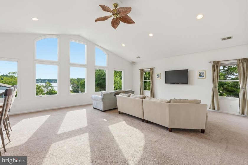 Enjoy breathtaking water views and sunsets over Stoney Creek - photo 3