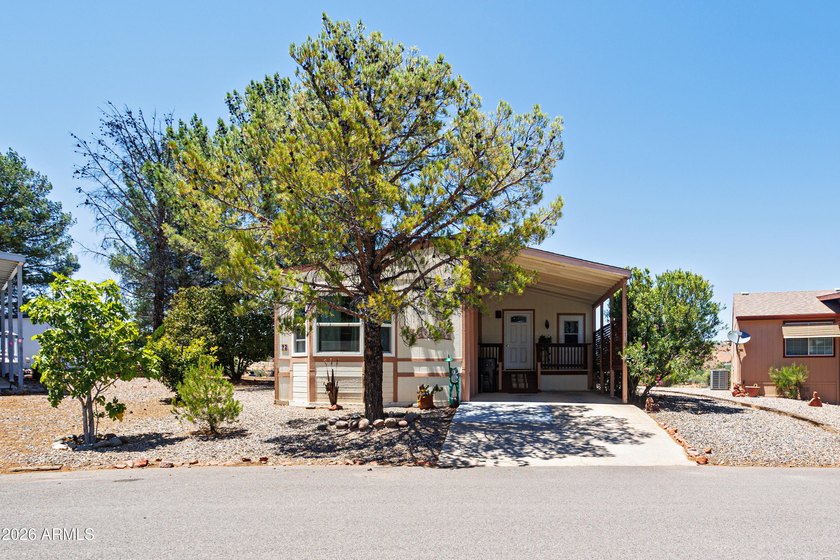 Perimeter Lot with Stunning Views! This adorable home is truly a - photo 3