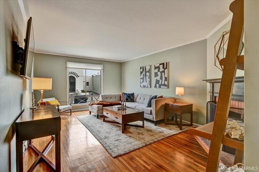 Move-in ready VACANT duplex in the highly desirable Central - photo 8