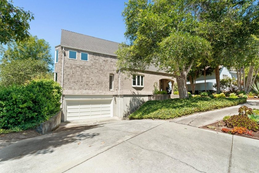 Beautiful custom home in prestigious Moore Creek Estates on the - photo 3
