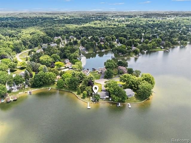 Experience the ultimate lakefront lifestyle on one of the most - photo 4