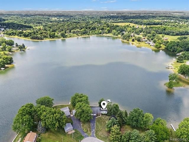 Experience the ultimate lakefront lifestyle on one of the most - photo 5
