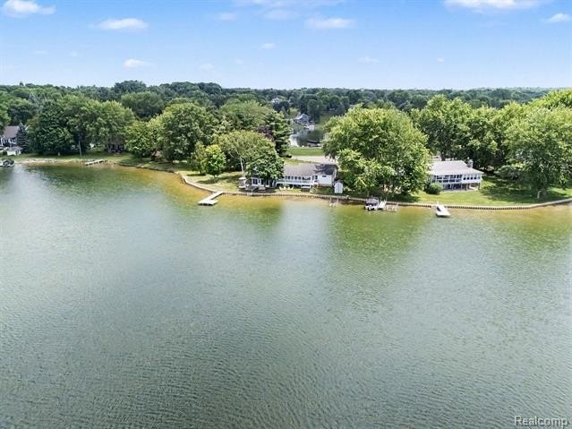 Experience the ultimate lakefront lifestyle on one of the most - photo 6