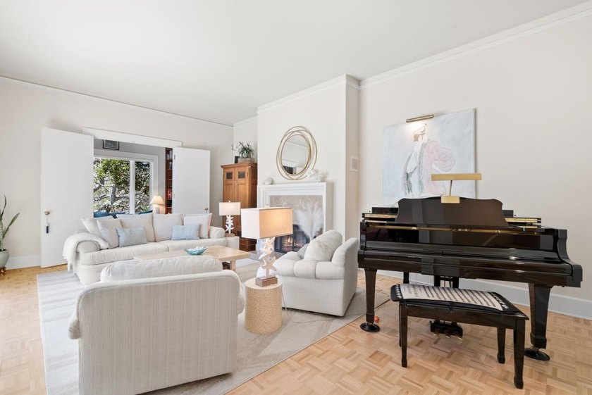 Beautiful custom home in prestigious Moore Creek Estates on the - photo 9