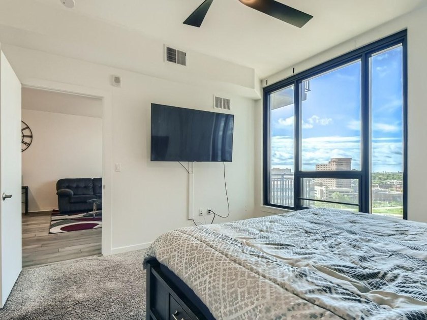 Great opportunity to own a 10th-floor, south-facing unit at - photo 7