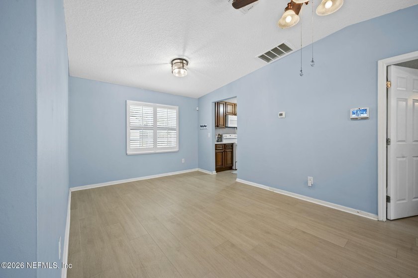 **Back on the market due to the buyer losing financing right - photo 8