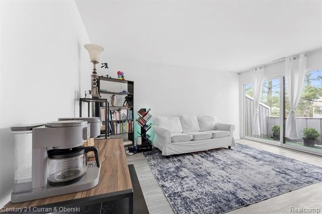 Discover an exceptional lifestyle opportunity at 9601 Bayview DR - photo 4