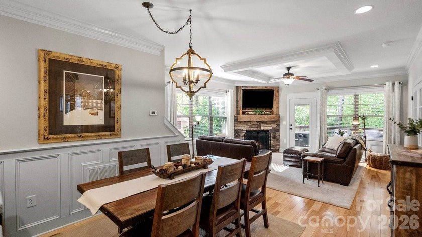 Charming and Spacious, 3 Bed/3 Bath Craftsman Home in Beautiful - photo 12
