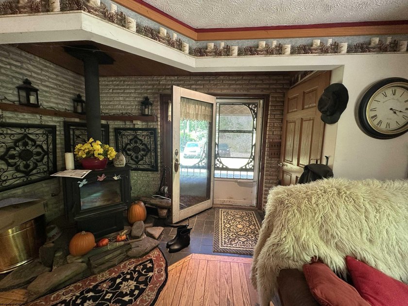 Bring your vision to this spacious 4-bedroom, 2-bath - photo 23