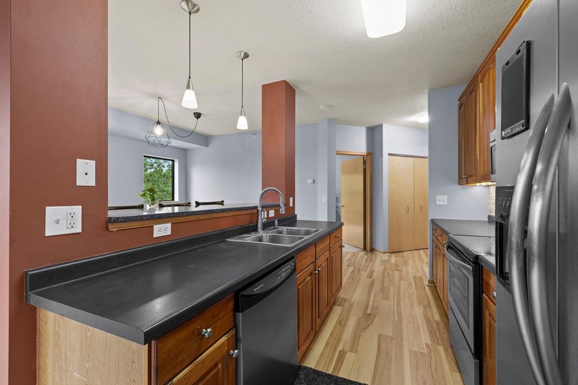 Discover this top floor condo offering over 1,300 square feet of - photo 23