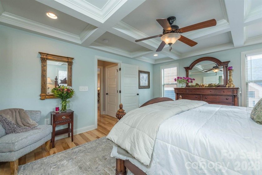 Charming and Spacious, 3 Bed/3 Bath Craftsman Home in Beautiful - photo 25