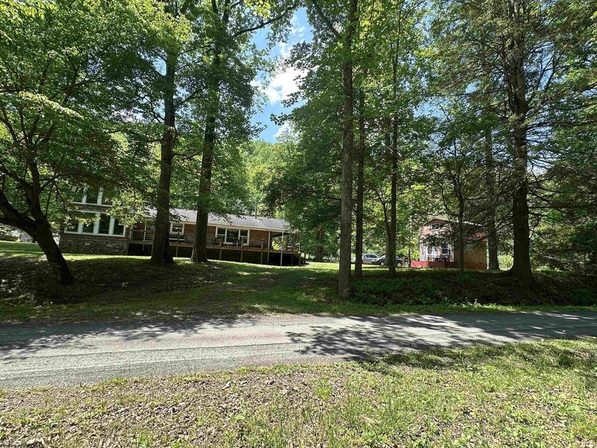 Bring your vision to this spacious 4-bedroom, 2-bath - photo 33