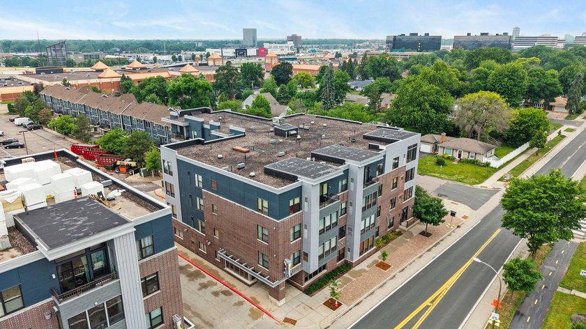 Discover this top floor condo offering over 1,300 square feet of - photo 49