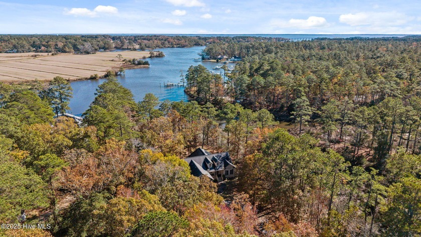 Beautiful 3-bedroom, 3-bath WATERFRONT home on two wooded lots - photo 10