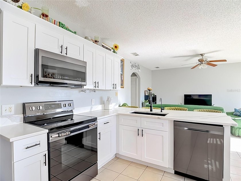 Short Sale. Short Sale. DOES NOT have bank approval yet. Welcome - photo 3