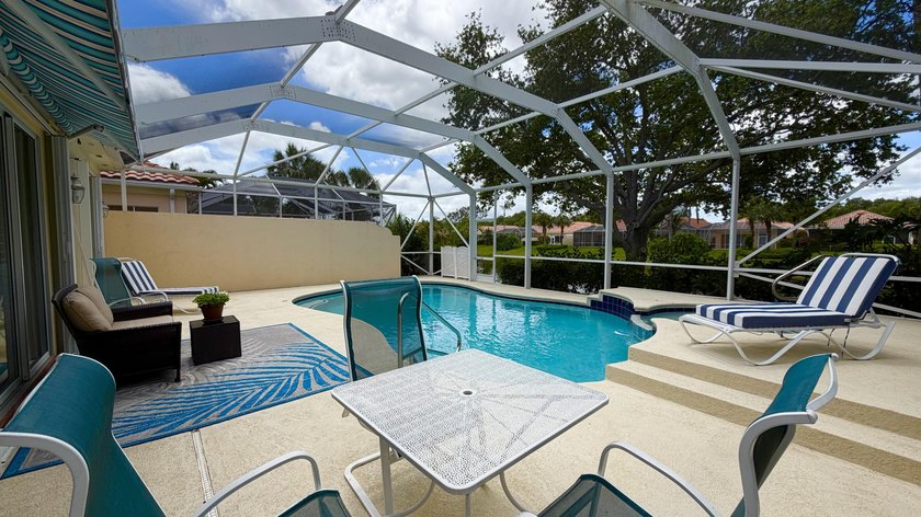 Beautifully maintained Oakmont model offering 3 bedrooms, 2 - photo 11