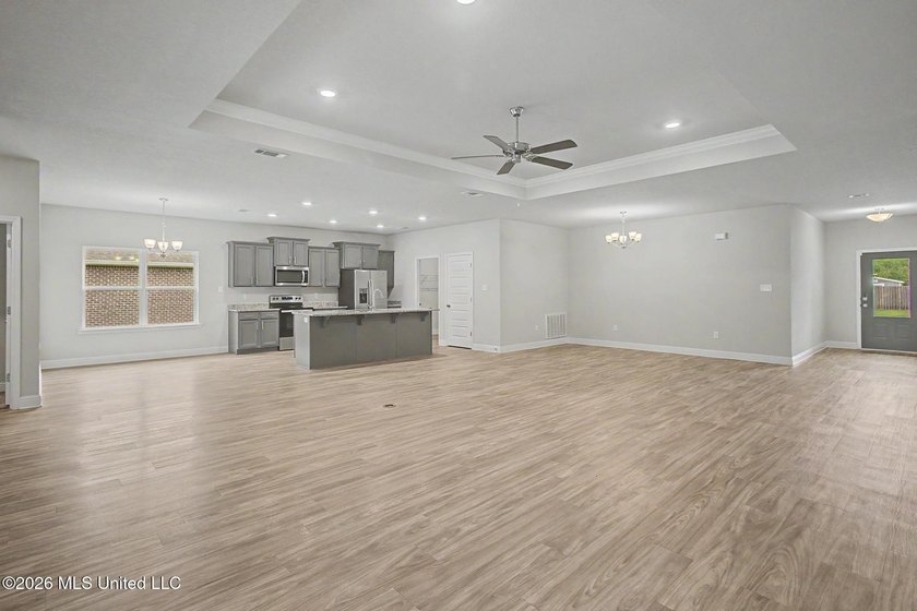 BACK ON MARKET... Buyer's sale fell through. Nestled near the - photo 4
