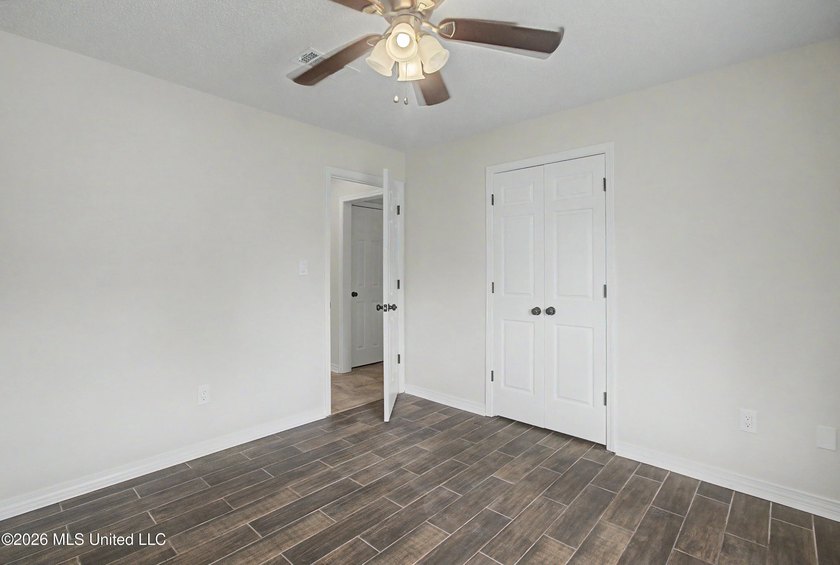 Welcome to your own private retreat in the highly desirable - photo 21