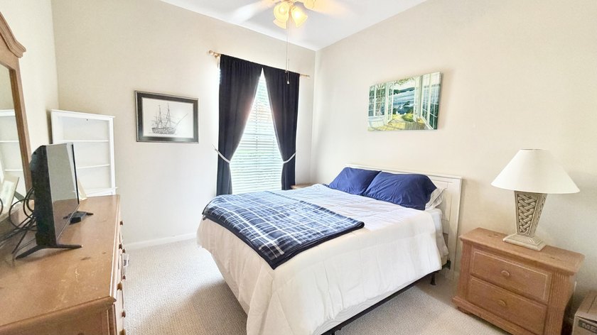 Beautifully maintained Oakmont model offering 3 bedrooms, 2 - photo 22