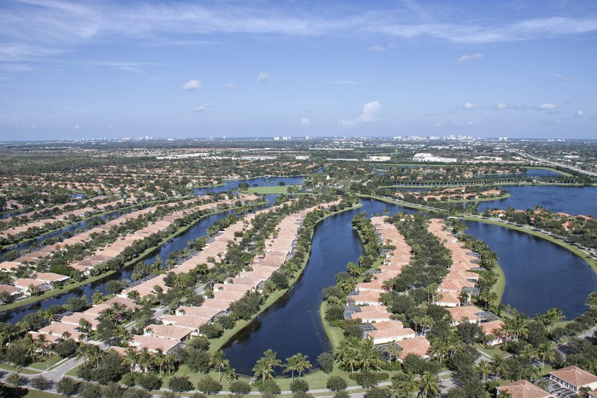 Beautifully maintained Oakmont model offering 3 bedrooms, 2 - photo 28
