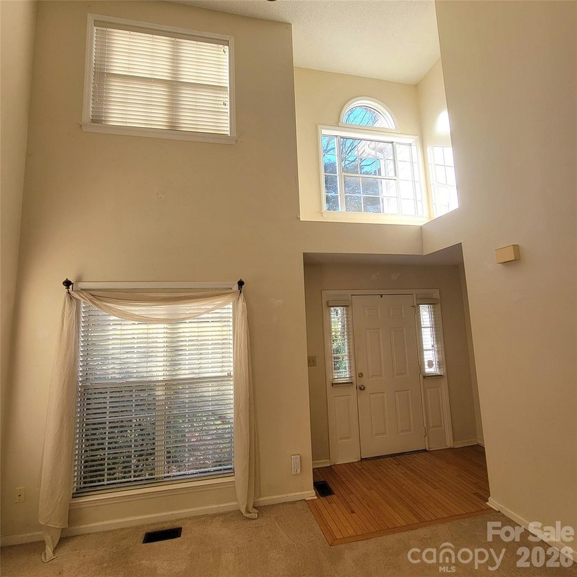 **PRICE REDUCED $100,000 FOR QUICK CLOSING!**Highly sought after - photo 5