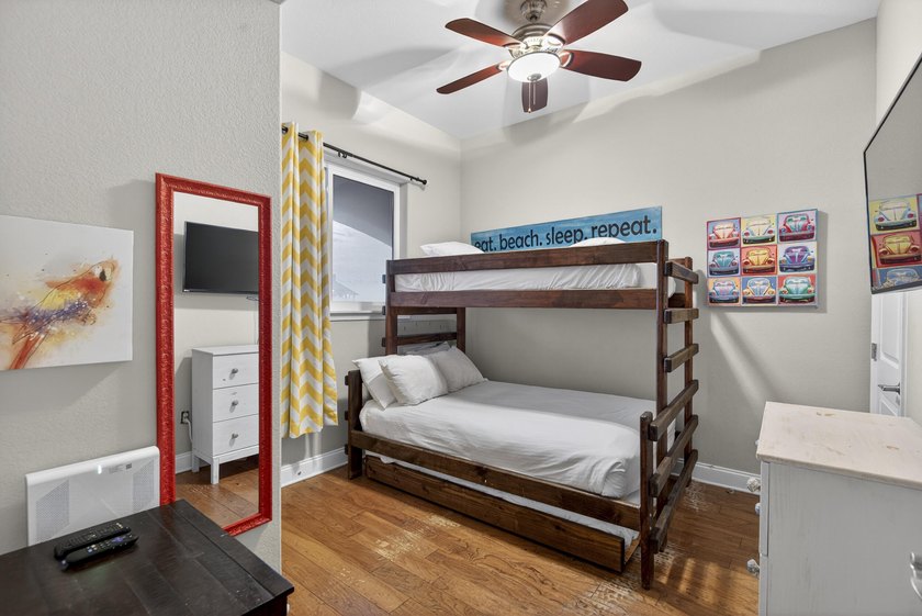 THE BEST OF THE BEST IN ALERIO and PRICED JUST RIGHT! This three - photo 23