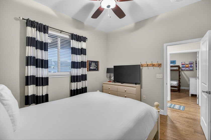 THE BEST OF THE BEST IN ALERIO and PRICED JUST RIGHT! This three - photo 29