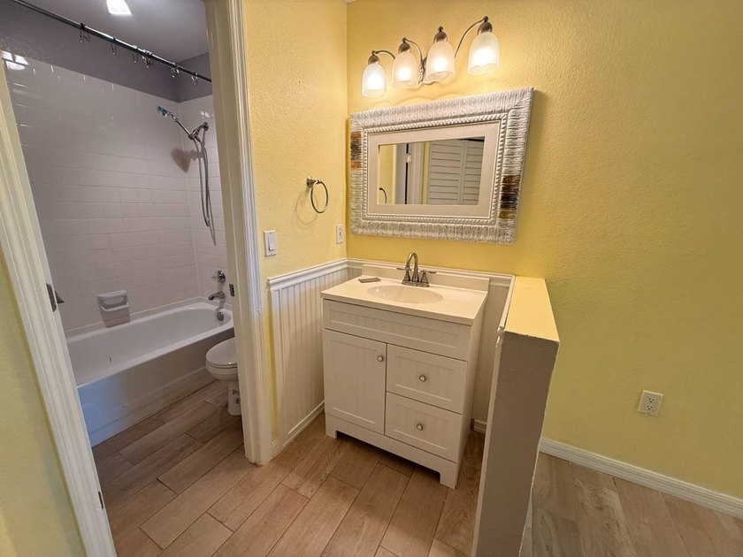 Hard to find 2-bedroom, 2-bath condo with BOTH bedrooms offering - photo 31