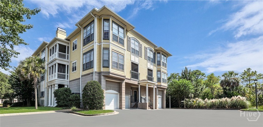 Luxury Island Living at its Best! This beautifully updated - photo 3