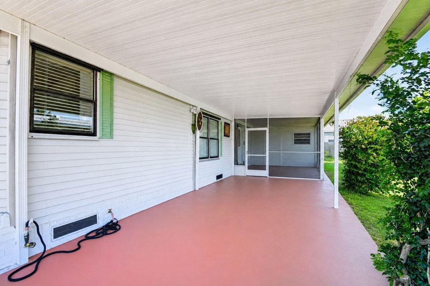 Welcome to this beautifully maintained and move-in ready - photo 5
