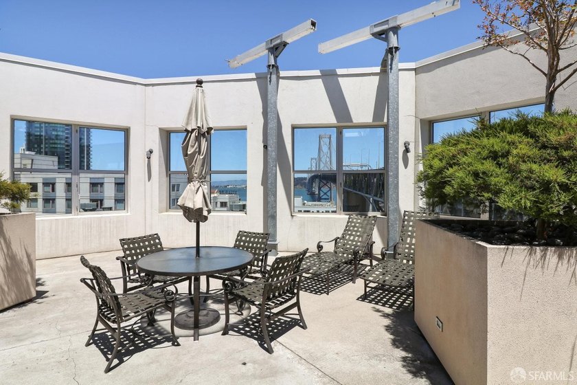 Incredible value awaits in this beautifully designed east-facing - photo 33