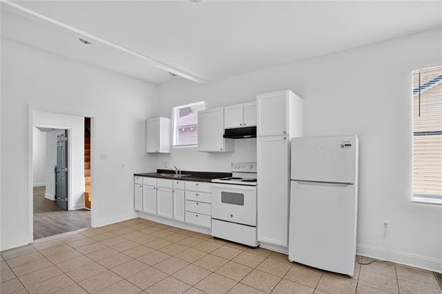 This charming double in the Gentilly area offers a blend of - photo 7