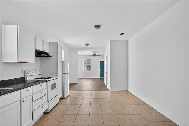 This charming double in the Gentilly area offers a blend of - photo 8