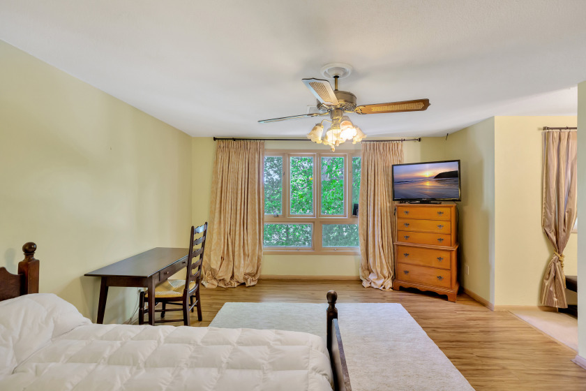 Lakefront Condo SOLD - photo 17