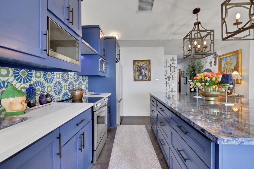 Updated Waterfront Dream Home in Gated Community - photo 6