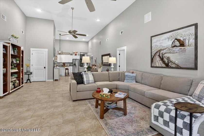 Welcome to this stunning 4 bedroom, 3 bathroom barndominium - photo 6