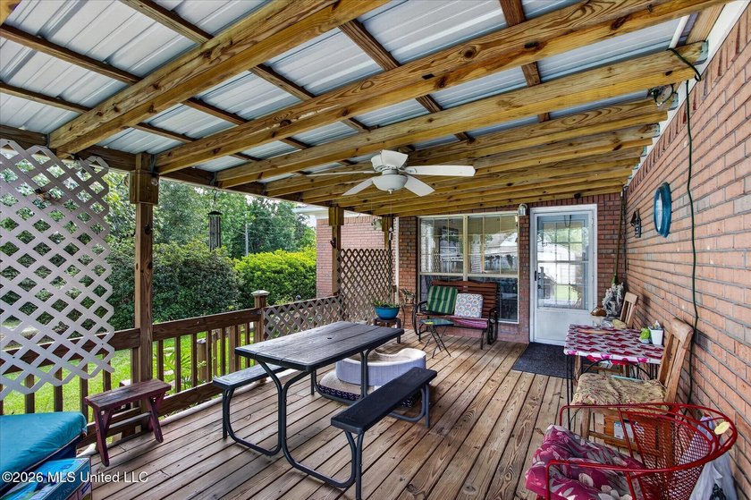 Meticulously maintained 3 bedroom 2 bath home featuring over - photo 24
