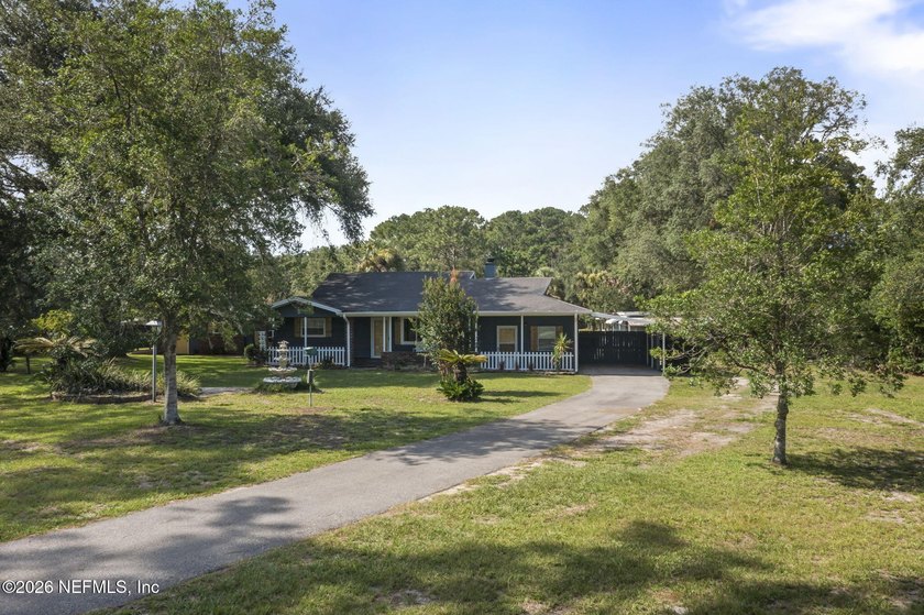 COMPOUND! Hard-to-find acreage property in the heart of - photo 4