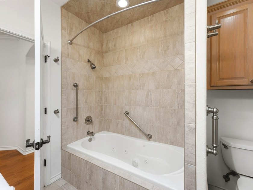 Enjoy upscale condominium living along the beautiful Guadalupe - photo 30