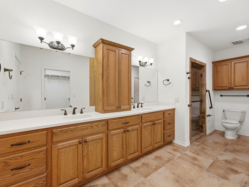 Enjoy upscale condominium living along the beautiful Guadalupe - photo 32