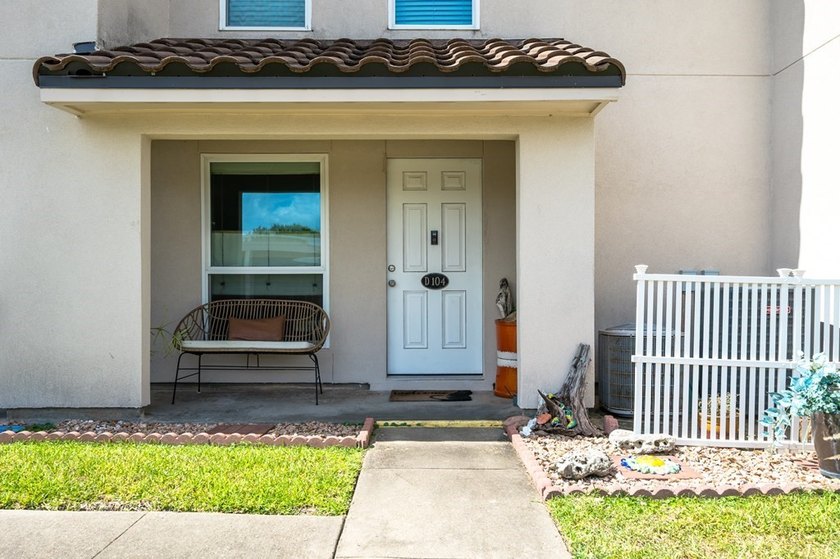 Welcome to your serene coastal retreat! This beautifully updated - photo 2