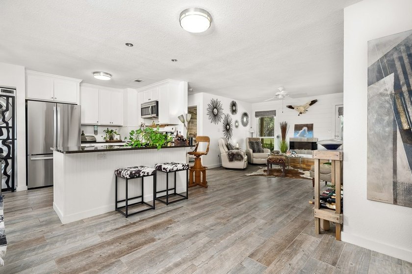 Welcome to your serene coastal retreat! This beautifully updated - photo 4