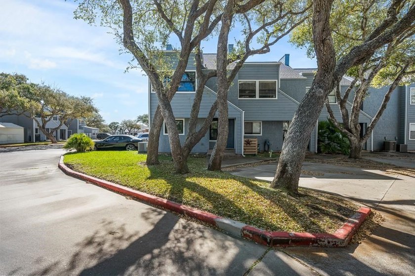 Motivated seller! Enjoy the peace and tranquility of Hidden - photo 2