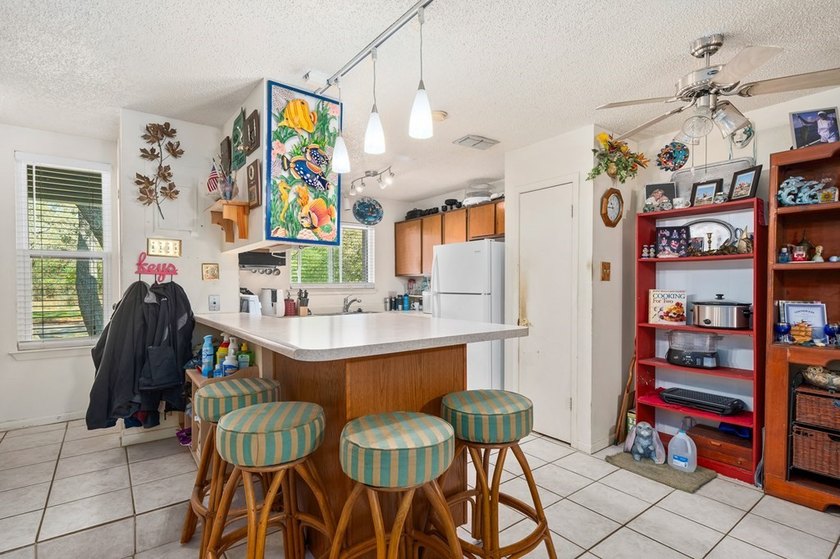 Motivated seller! Enjoy the peace and tranquility of Hidden - photo 3