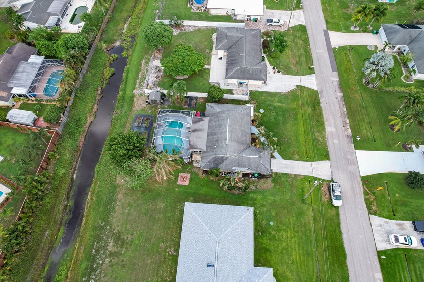 Welcome to this charming 2-bedroom, 2-bath pool home in the - photo 29