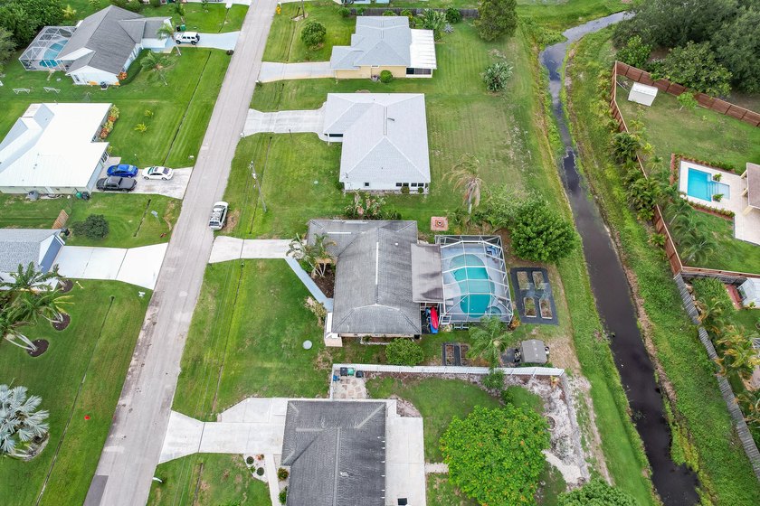 Welcome to this charming 2-bedroom, 2-bath pool home in the - photo 33