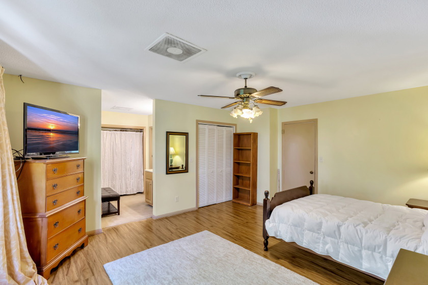 Lakefront Condo SOLD - photo 18