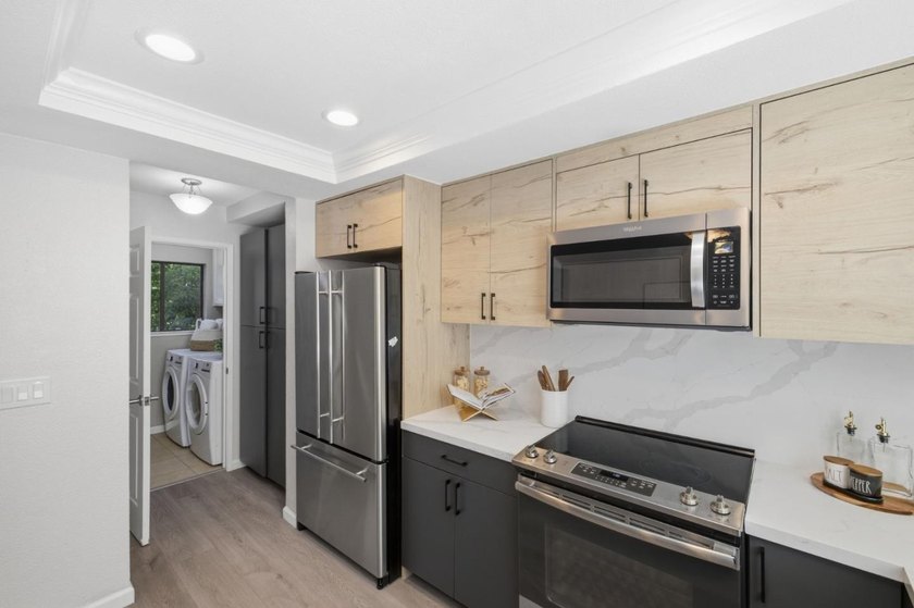 Welcome to 405 Clearview Drive! This thoughtfully updated - photo 12