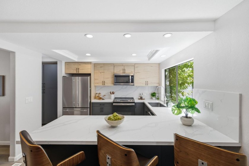 Welcome to 405 Clearview Drive! This thoughtfully updated - photo 13