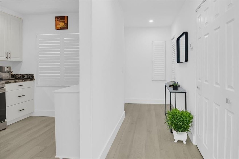 FURNISHED LAKEFRONT CORNER UNIT CONDO in the desirable Cypresses - photo 14